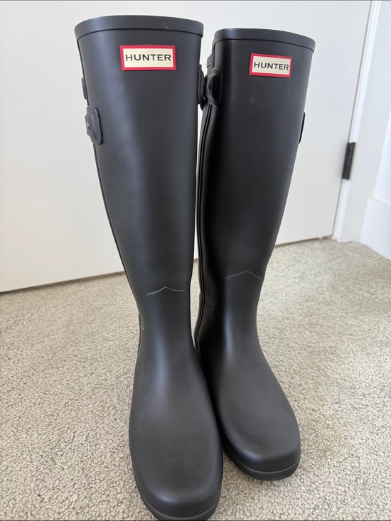 Hunter Shoes - Hunter Matte Black Tall Rain Boots - Women’s size 6